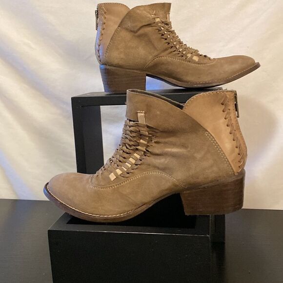 Rebels woven taupe suede/leather back zipper ankle boots size 7.5 - Picture 2 of 6